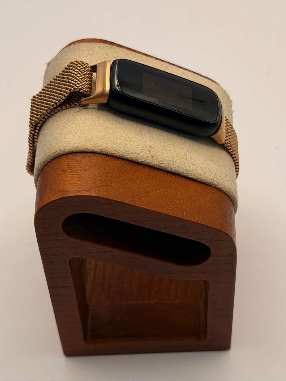 Fitbit Luxe, Tested, Good, Mesh Band,  Charger Included, Black On Gold - Picture 4 of 8
